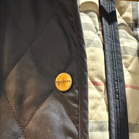 Burberry Black Quilted Jacket with Plaid Interior - Picture 11 of 17